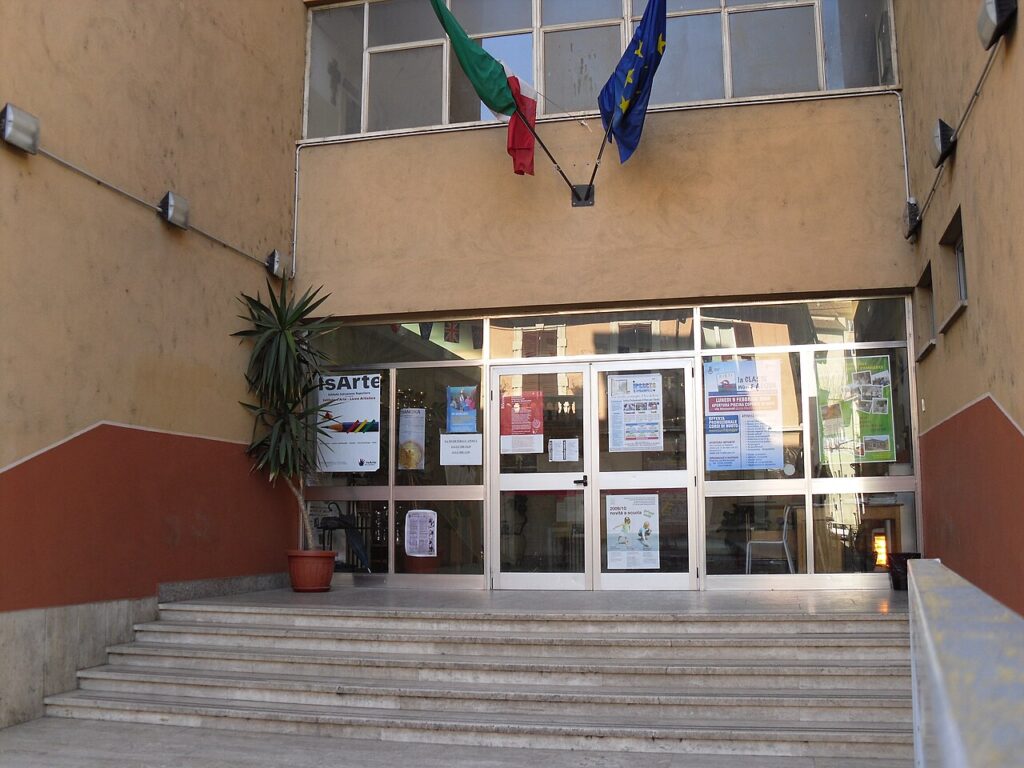Eingangsbereich der Scuola media Basilio Sisti in Rieti (zwischen Rom und Perugia)